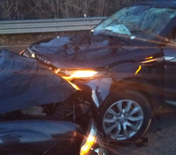 Morrovalle, frontale tra due auto all'uscita della SS77: interviene l'eliambulanza (FOTO)