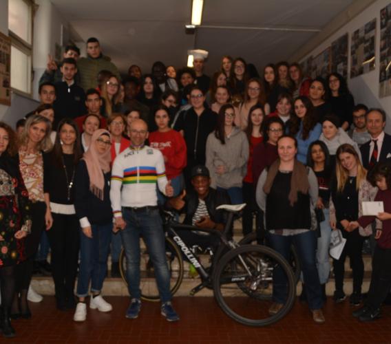 "Come si diventa campioni": Giorgio Farroni a tu per tu con ragazzi dell’Ipsia Corridoni (FOTO)
