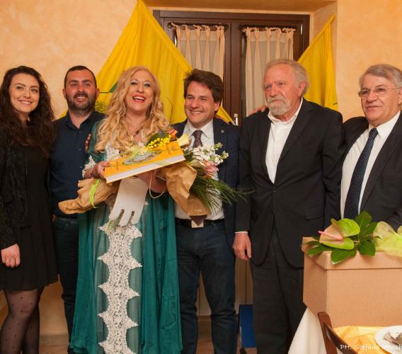 La soprano Daniela Di Pippo spegne le candeline: a Belforte del Chienti un compleanno speciale