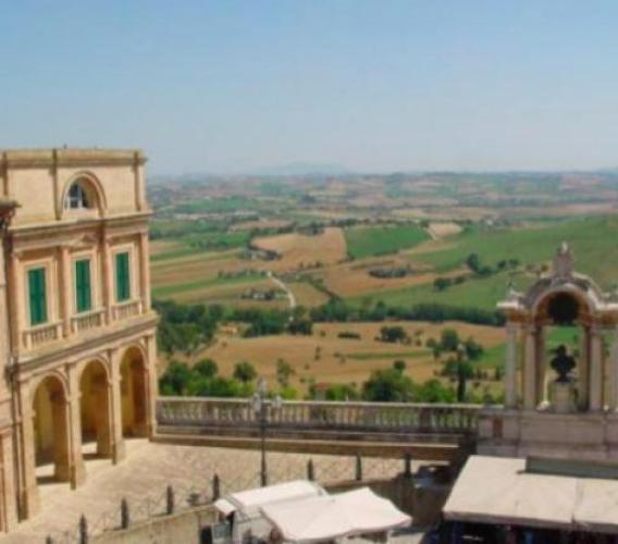 Treia, scatta il "Daspo urbano". Multe fino a 300 euro e allontanamento per 48 ore: tutti i divieti