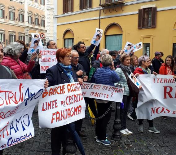 A Roma la protesta dei terremotati: “Ricostruzione assente, vogliamo risposte concrete” (FOTO)