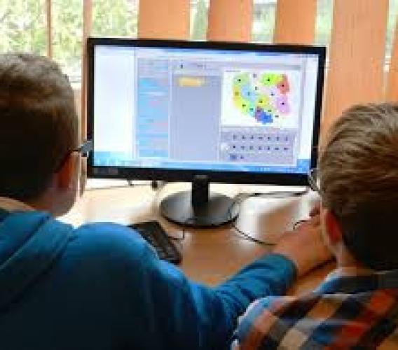 Civitanova, servizio di assistenza scolastica telematica, l'iniziativa della Cooperativa sociale "Il Faro"