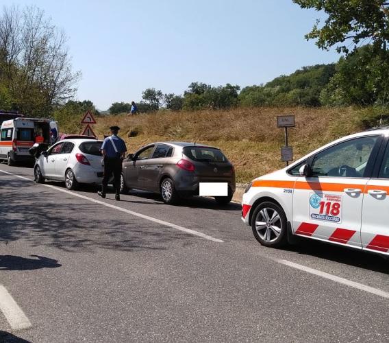 Tamponamento tra tre auto in Contrada della Pieve: in cinque all'ospedale (FOTO)