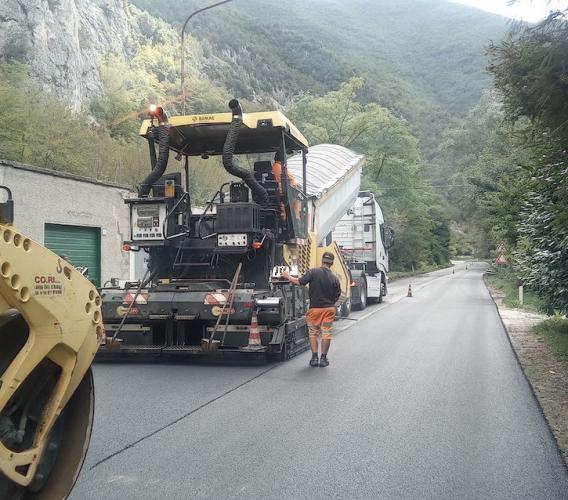 342mila euro per i lavori di pavimentazione della strada provinciale "Pioraco-Sefro"