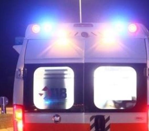 Macerata, incidente alla rotatoria: una donna al pronto soccorso