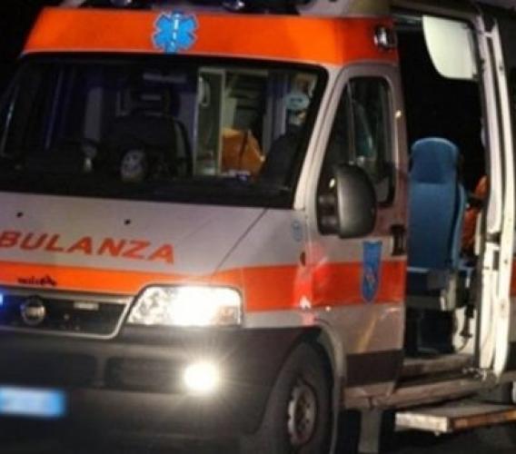 Porto Recanati, colta da malore si accascia davanti ai passanti: 47enne in codice rosso all'ospedale