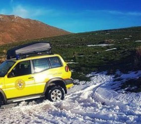 Bloccati su un salto di roccia: recuperati due escursionisti con il loro cane (FOTO)
