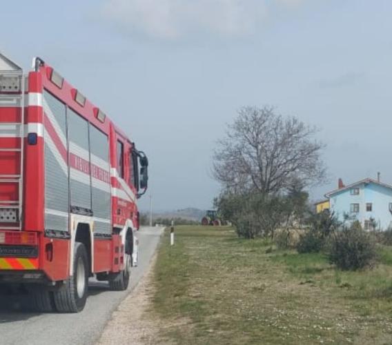 Serrapetrona, cade dall'albero: 70enne in gravi condizioni, interviene l'eliambulanza (FOTO)