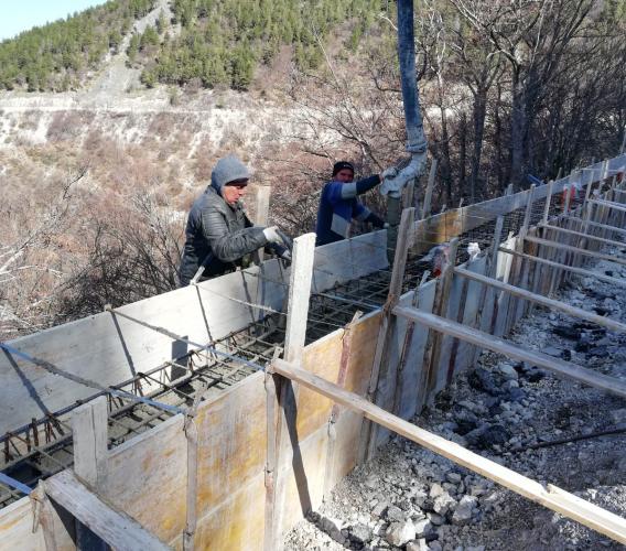 Emergenza Covid-19: i lavori sulla strada Castelsantangelo-Castelluccio proseguono