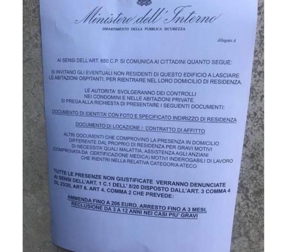 Falsi volantini del Ministero: "Multa e arresto per i non residenti". È una bufala