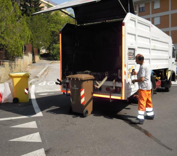 Anche a Ussita arriva la raccolta differenziata "Porta a Porta": servizio attivo dal primo marzo