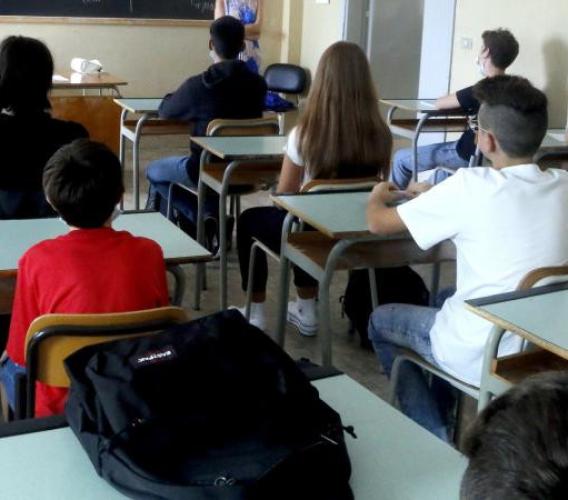 Recanati, docente dell'Istituto Tecnico Industriale positivo al Covid-19: 3 classi in quarantena