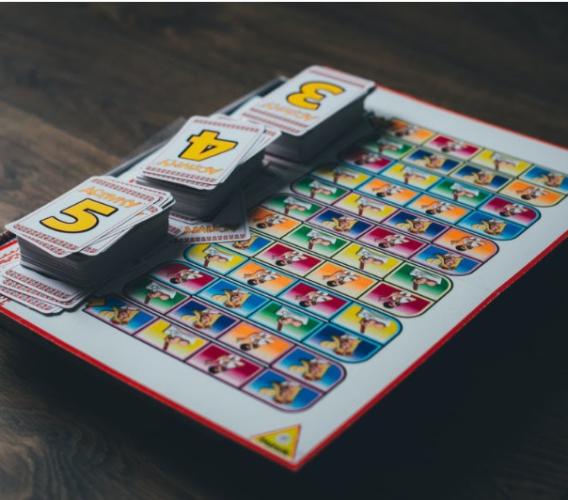 Giochi da tavolo e distanziamento sociale: le alternative online