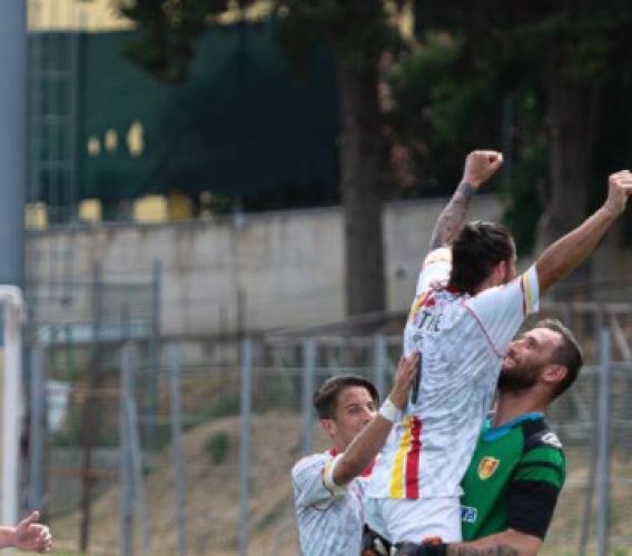 Serie D, la Recanatese si regala un sorriso prima delle vacanze: battuta 1-0 la Vastese