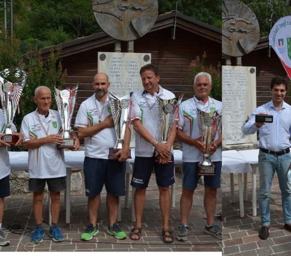 Lancio della ruzzola, i maceratesi Marco Stuppini e Silvano Leonori campioni d'Italia