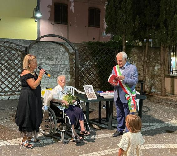 Porto Recanati festeggia Hena Marchegiani: una turista fedele da 70 anni