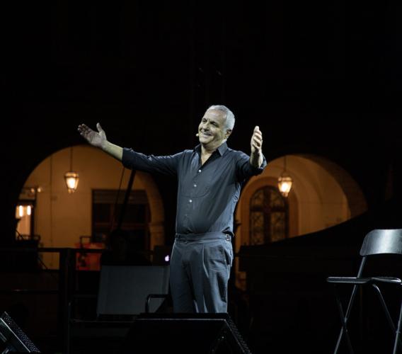 San Severino, Giorgio Panariello travolgente: in piazza del Popolo oltre due ore di risate