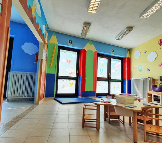 Visso, i disegni di Silvio Irilli colorano le pareti dell'Asilo Nido: "Un modo per restituire speranza"