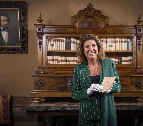 Recanati, per la prima volta in mostra un manoscritto di Giacomo Leopardi su Dante