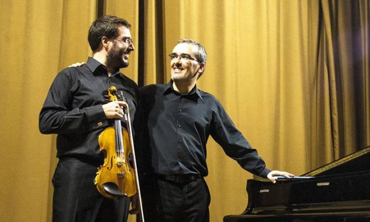 Porto Recanati, al Castello Svevo il concerto per violino e pianoforte del duo Frances-Bernal