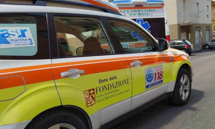 Tragedia a Passo di Treia: donna trovata morta in una pozza di sangue, sul posto i carabinieri